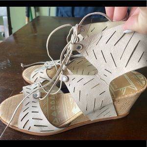 Women’s DOLCE VITA wedge sandals size 8.5